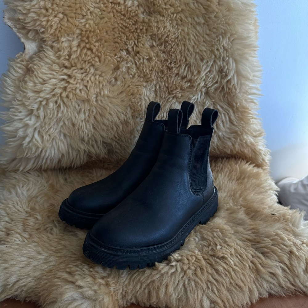 NōSkin Boots